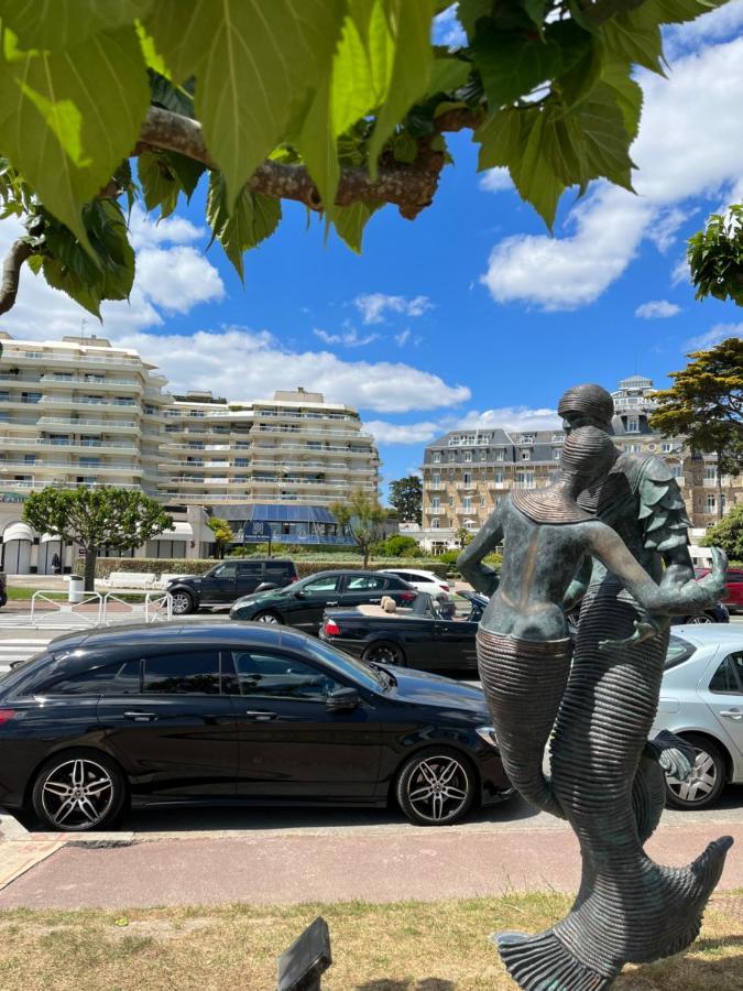 Les Voiles De